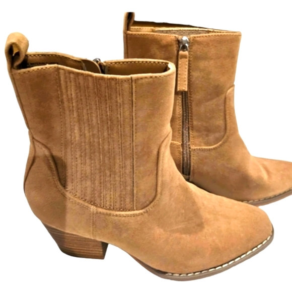 Universal‎ Thread Western Style  Boots. Size 6.5. - Picture 1 of 6